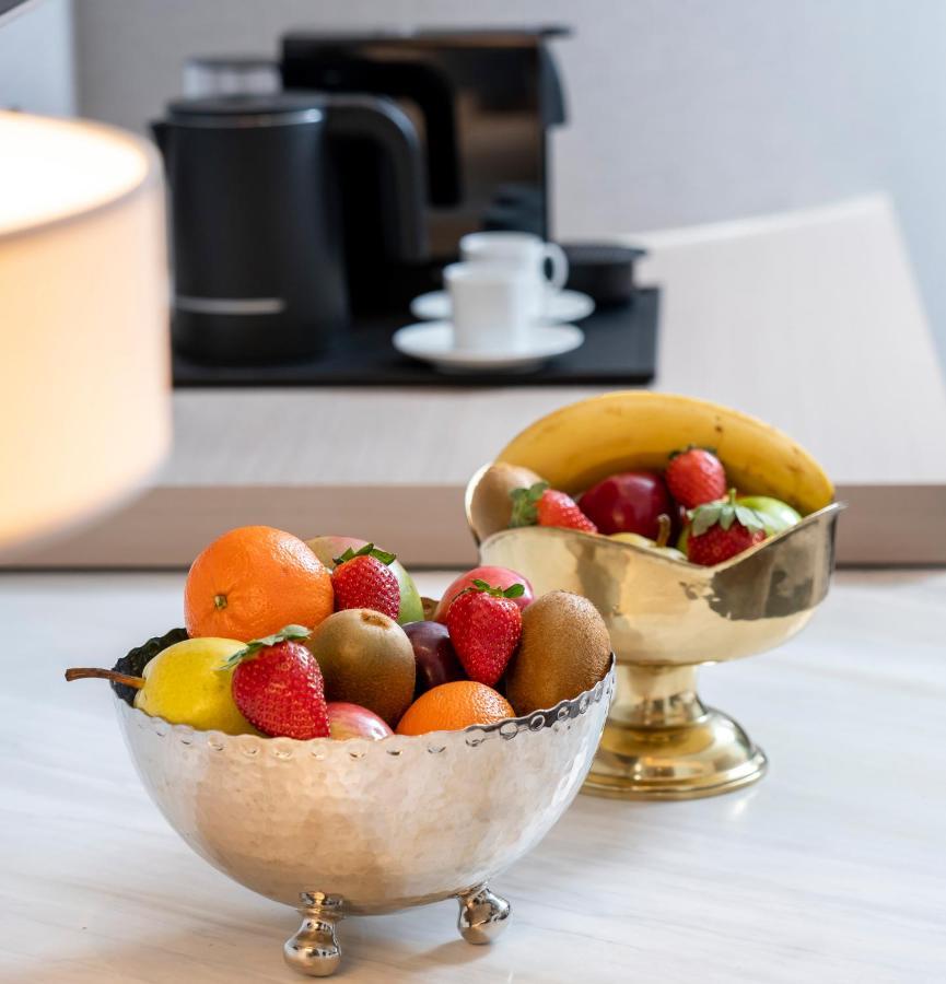 Hotel Address Istanbul Exterior foto Fruit in bowls