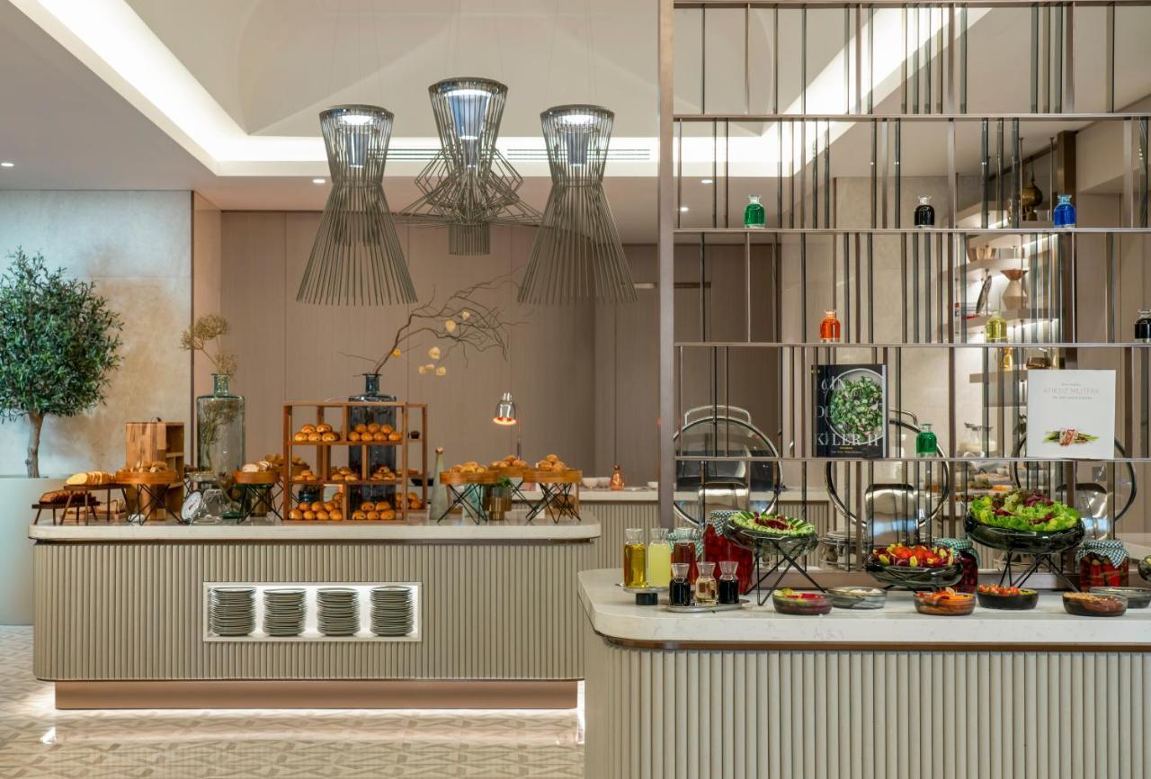 Hotel Address Istanbul Exterior foto The buffet at the hotel